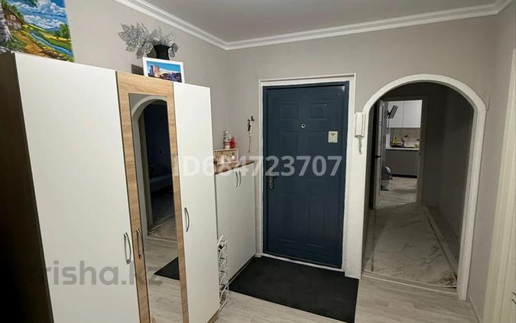 4-бөлмелі пәтер · 80 м² · 5/5 қабат, мкр Шанхай, Металлургов 5Б — Магазина Данекер Пожарского, бағасы: 23 млн ₸ в Актобе — фото 17