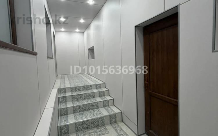 Свободное назначение, офисы, магазины и бутики, салоны красоты · 54 м² за 400 000 ₸ в Астане, Сарайшык р-н — фото 2