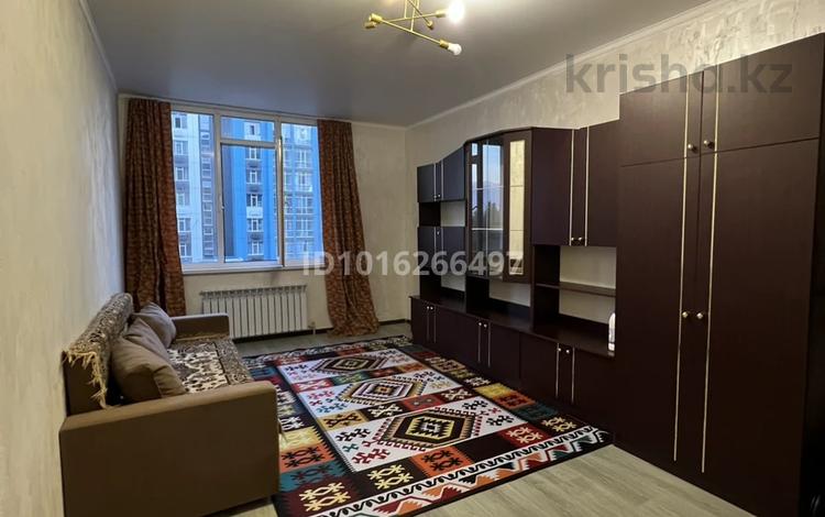 1-комнатная квартира · 44.5 м² · 3/9 этаж, мкр Кокжиек, Жолымбет за 170 000 ₸ в Алматы, Жетысуский р-н — фото 2