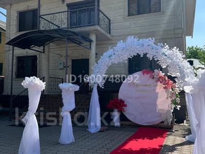 Дом · 6 комнат · 260 м², Аэропортная 3А — Саукеле ресторан за 90 000 〒 в Туздыбастау (Калинино)