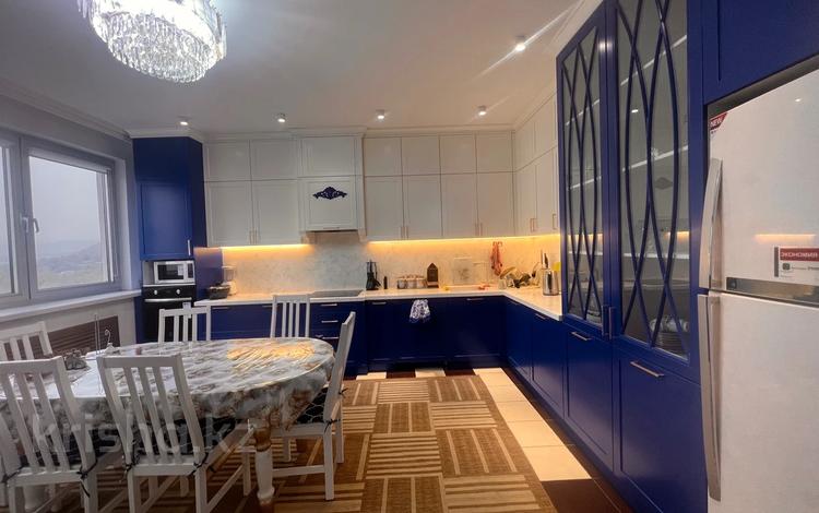 3-комнатная квартира · 158 м² · 7/13 этаж, Аль-Фараби 95 за 550 000 ₸ в Алматы, Бостандыкский р-н — фото 2