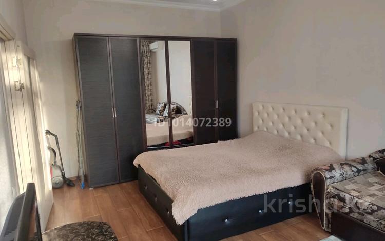 1-бөлмелі пәтер · 32 м² · 2/4 қабат, Бухар жырау 46, бағасы: 13 000 ₸ в Караганде — фото 2