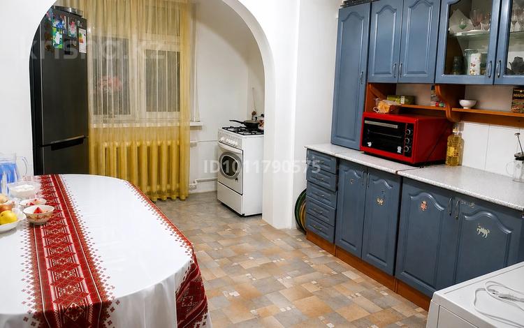 3-комнатная квартира · 74.2 м² · 4/5 этаж, Авангард 4 мкр 18 за 25 млн ₸ в Атырау, мкр Авангард-4 — фото 8