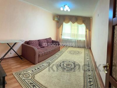 2-бөлмелі пәтер · 51 м² · 4/5 қабат, Каженбаев 2 — По ул. Махамбета, Рядом с ул. Чехова, напротив ЕНПФ, бағасы: 18.5 млн ₸ в Атырау