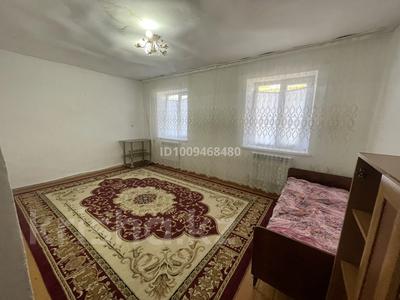 Отдельный дом · 4 комнаты · 75 м², Абая — Покатилова за 100 000 ₸ в Уральске