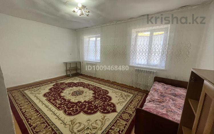Отдельный дом · 4 комнаты · 75 м², Абая — Покатилова за 100 000 ₸ в Уральске — фото 6