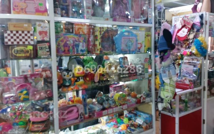Бутик по продаже игрушек и детской одежды., 8 м², бағасы: 2.3 млн 〒 в Павлодаре — фото 2