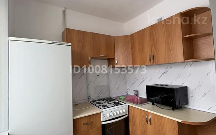 2-комнатная квартира · 48 м² · 3/5 этаж, Майкудук, 14й микрорайон 33 за 9.9 млн 〒 в Караганде, Алихана Бокейханова р-н — фото 2