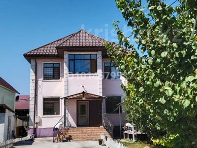 Отдельный дом · 6 комнат · 230 м² · 5.5 сот., мкр Акбулак, БАТТАЛОВА 18/2 за 185 млн ₸ в Алматы, Алатауский р-н