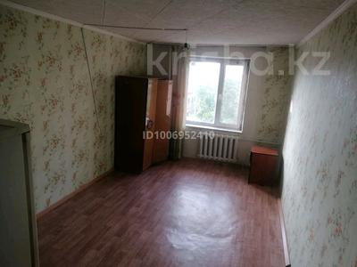 1-бөлмелі пәтер · 18 м² · 5/5 қабат, Сарайшык 55 — Садик школ торговый дом остановка, бағасы: 4.3 млн ₸ в Уральске, мкр Школьник