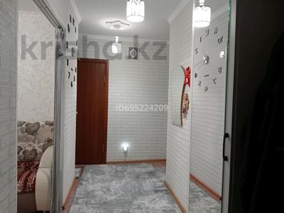 3-комнатная квартира · 61 м² · 2/5 этаж, Шевченко 35 — 5 школа за 17 млн ₸ в Актобе, мкр Гормолзавод