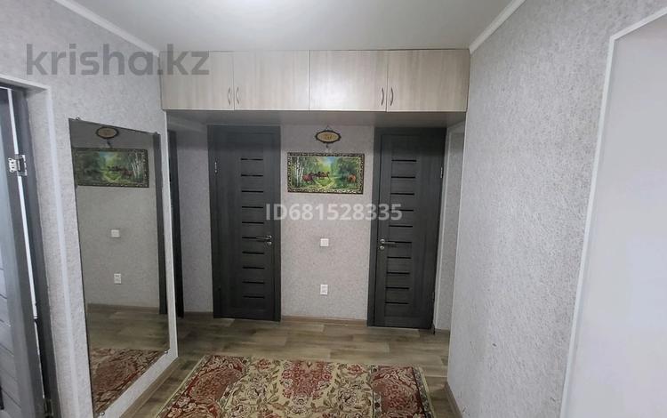3-комнатная квартира, 65.2 м², 1/5 этаж, Ауэзова за 22 млн 〒 в Щучинске — фото 2