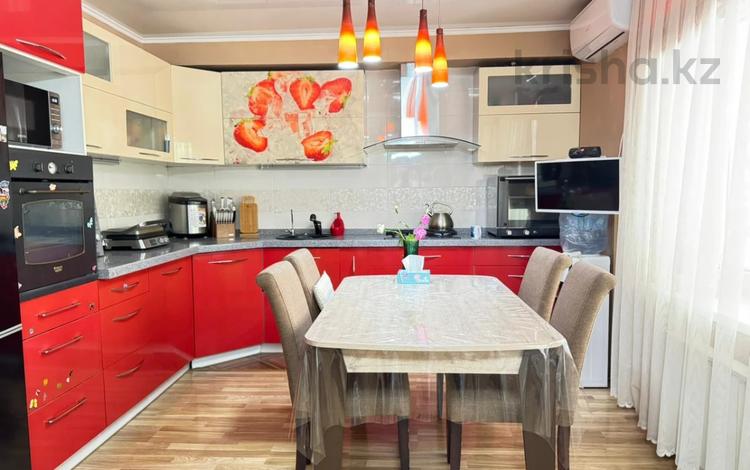 4-комнатная квартира · 151 м² · 3/3 этаж, Таутаган — Жандосова за 76.5 млн ₸ в Алматы — фото 2