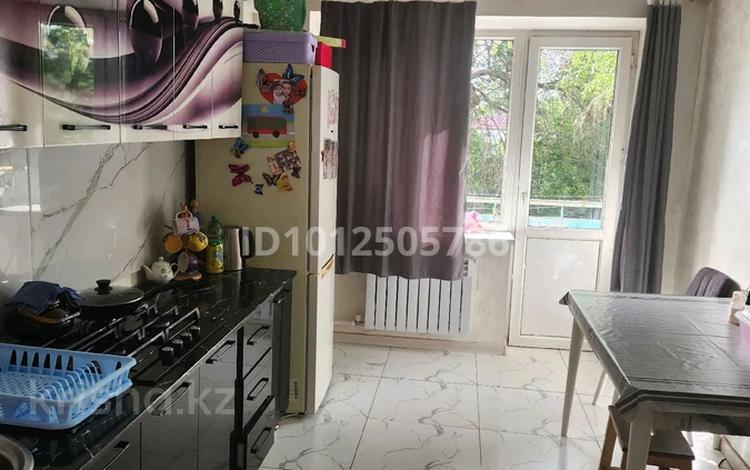 4-бөлмелі пәтер · 70 м² · 2/4 қабат, 8 март 14, бағасы: 300 000 ₸ в  — фото 2