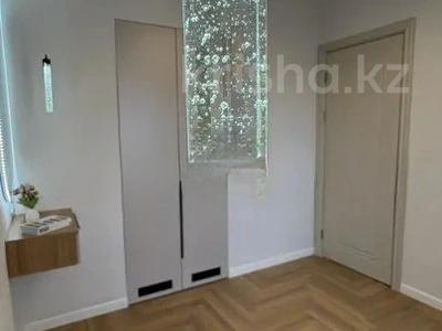 2-бөлмелі пәтер · 38 м² · 8/9 қабат, Мухамеджан Тынышбайулы 10, бағасы: 26.8 млн ₸ в Астане, Сарайшык р-н