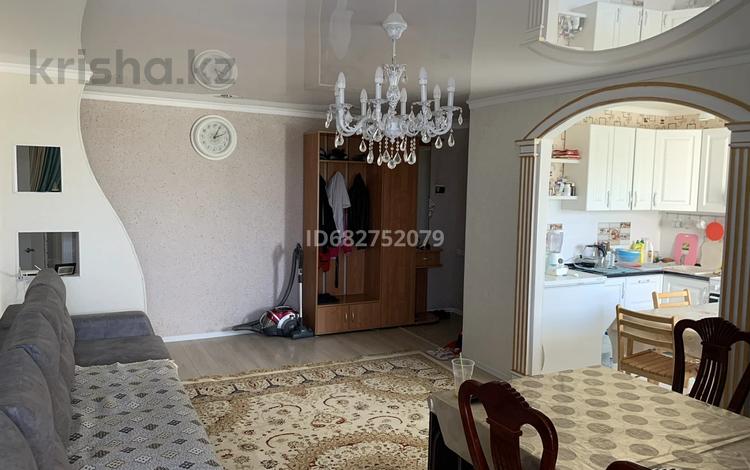 4-комнатная квартира · 74 м² · 9/9 этаж, Республики 18 за 30 млн 〒 в Караганде — фото 2