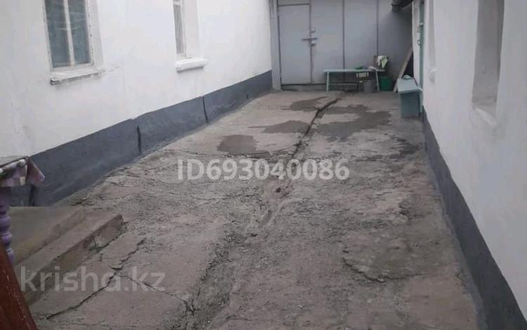 Часть дома · 2 комнаты · 27 м² · 3 сот., 12-й микрорайон, Маншук Маметовой 197 за 18.5 млн ₸ в Шымкенте, Енбекшинский р-н — фото 2