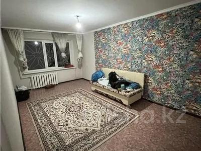 3-комнатная квартира · 64 м² · 1/5 этаж, Майкудук, 14й микрорайон за 11.5 млн 〒 в Караганде, Алихана Бокейханова р-н
