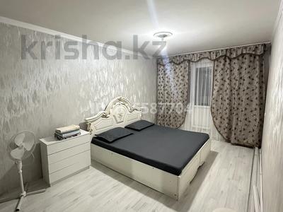 1-комнатная квартира · 50 м² · 2/5 этаж, мкр 5, Мкр 5 АБИЛХАЙРХАН 57 А — Океан остановка - Напротив Нурдаулета - Центр. Стадион - Клиника Айгерим - Воинская Часть - Акимат- Багетто кафе. за 10 000 ₸ в Актобе