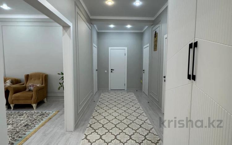 3-комнатная квартира · 124 м² · 3/5 этаж, мкр. Алтын орда за 41 млн 〒 в Актобе — фото 2