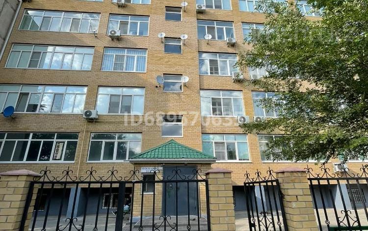 3-комнатная квартира, 108 м², 6/6 этаж, мкр 6 58В — Находится возле садика 