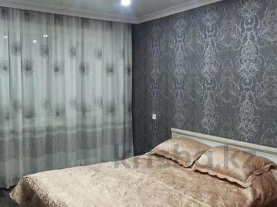 2-комнатная квартира, 45 м² посуточно, 15 микрорайон 28 за 8 000 〒 в Караганде, Алихана Бокейханова р-н