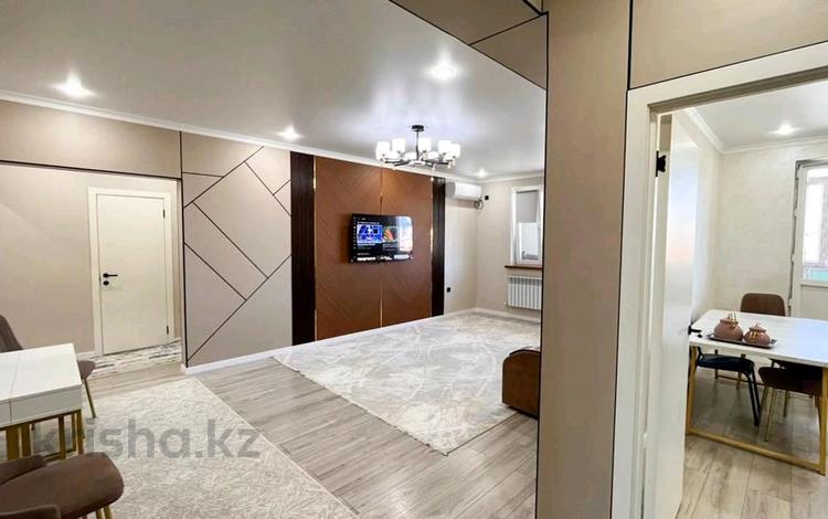3-бөлмелі пәтер · 90 м² · 4/5 қабат, Самал 33А, бағасы: 300 000 ₸ в Талдыкоргане, мкр Самал — фото 2