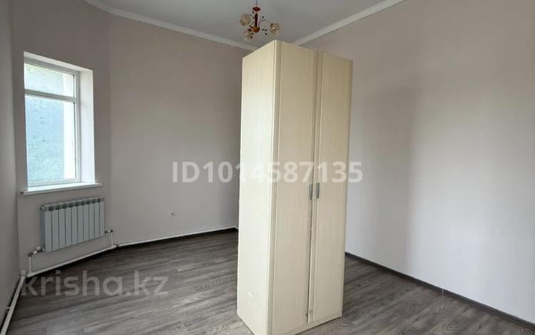 2-бөлмелі пәтер · 100 м² · 2/3 қабат, Пушкина 157 — Возле нового здания Форте банка, бағасы: 250 000 ₸ в Атырау — фото 2