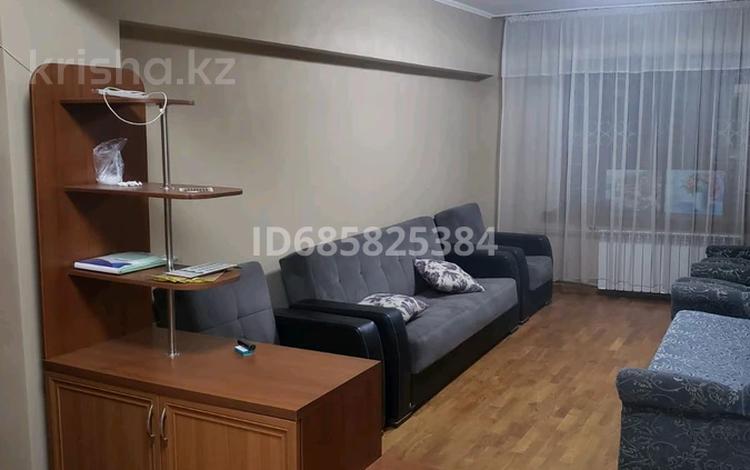 3-комнатная квартира · 70 м² · 2/9 этаж · помесячно, Джамбула — Сейфуллина за 370 000 〒 в Алматы, Медеуский р-н — фото 2