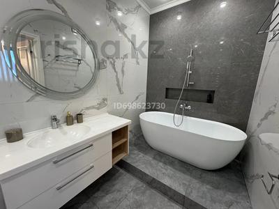 3-комнатная квартира · 110 м² · 15/16 этаж, Ержанова 34/1 за 96 млн 〒 в Караганде, Казыбек би р-н