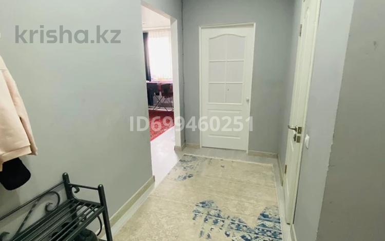 1-комнатная квартира · 52 м² · 4/5 этаж, мкр. Алтын орда 19а — Молдагулова за 100 000 ₸ в Актобе — фото 2