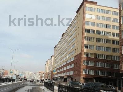 1-комнатная квартира, 40 м², 2/8 этаж помесячно, Байтурсынова 39/3 — Жургенова- Жумабаева- №74-№86-№83шко- Азербаева- Кошкарбаева за 130 000 〒 в Астане, Алматы р-н