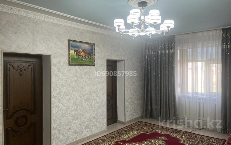 Отдельный дом • 6 комнат • 270 м² • 10 сот., Шохан Уалиханов 107 за 37 млн 〒 в Аксукенте — фото 2