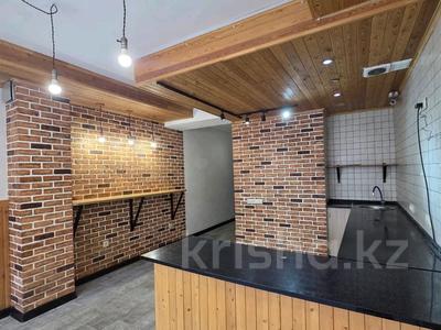 Еркін, кеңселер, дүкендер мен бутиктер, қоймалар, қоғамдық тамақтану орны, сұлулық салондары, медорталықтар мен дәріханалар, білім орталықтары · 47 м², бағасы: 57 млн ₸ в Алматы, Ауэзовский р-н