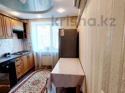3-комнатная квартира · 60 м² · 3/5 этаж, Мухита — 11 школа за 25 млн ₸ в Уральске, мкр Школьник