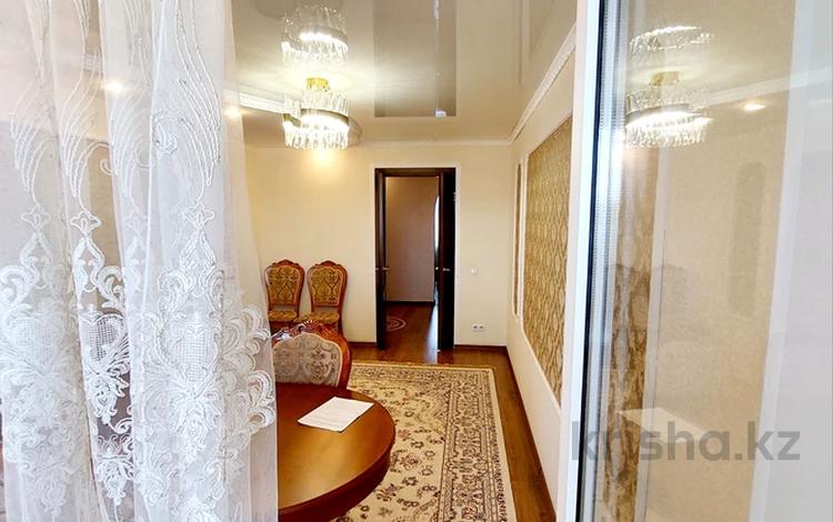 3-комнатная квартира · 60 м² · 3/5 этаж, Мухита — 11 школа за 23.5 млн ₸ в Уральске, мкр Школьник — фото 8