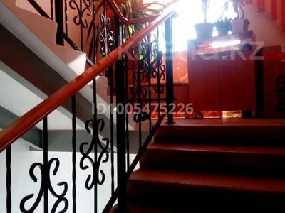 4-комнатная квартира · 108 м² · 4/5 этаж, Алия Молдагулова — Напротив гипермаркета Дина за 300 000 〒 в Актобе