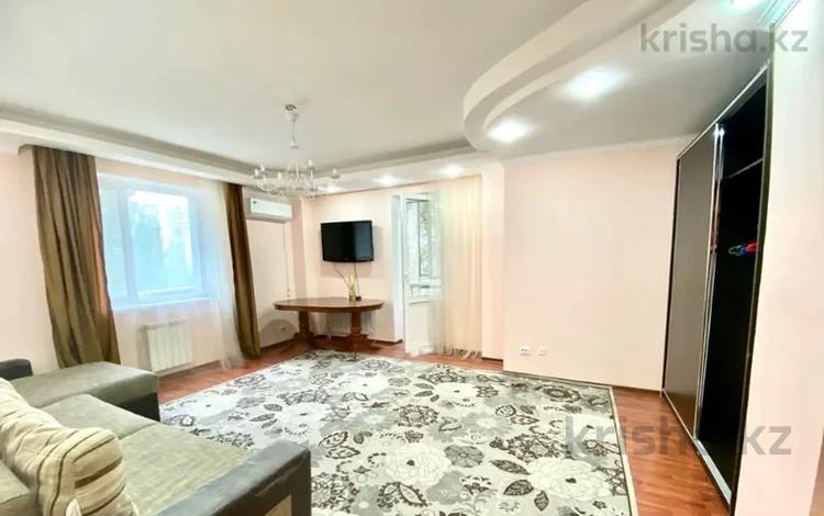 3-комнатная квартира · 90 м² · 3 этаж, Кабанбай батыр 5/1 за 270 000 〒 в Астане, Есильский р-н — фото 2