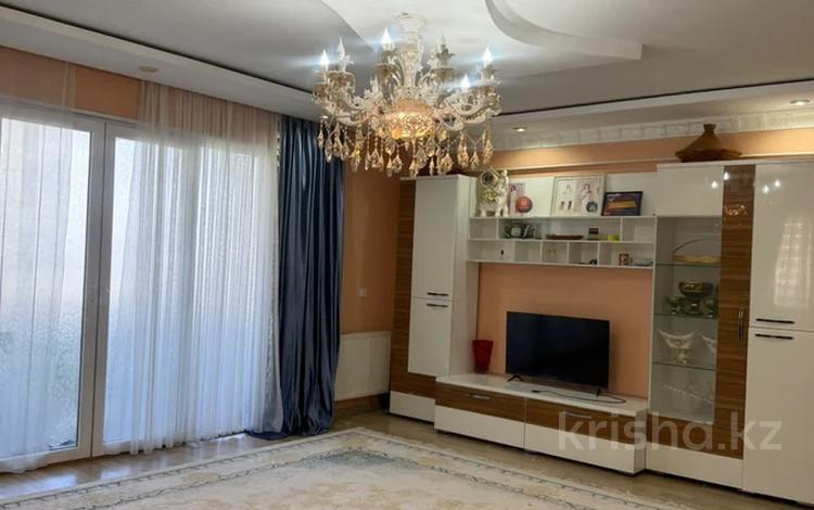 3-комнатная квартира · 105 м² · 5/10 этаж, Мкрн 17 1а за 300 000 ₸ в Шымкенте — фото 2