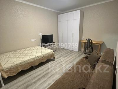 1-комнатная квартира, 37 м² помесячно, Найманбаева 196 — Нуршайыкова за 200 000 〒 в Семее