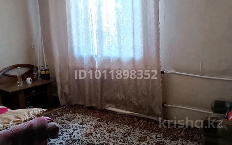 2-комнатная квартира · 37 м² · 1/2 этаж, мкр Новый Город, Ерубаева 3 за 11.9 млн ₸ в Караганде, Казыбек би р-н — фото 2