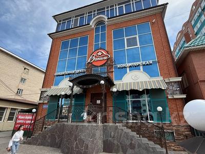 Еркін, кеңселер, дүкендер мен бутиктер, қоймалар, қоғамдық тамақтану орны, сұлулық салондары, монша, қонақ үй және демалыс орындары, фитнес және спорт, медорталықтар мен дәріханалар, білім орталықтары, ойын-сауық, конференц-залдар, кабинеттер және жұмыс орындары, студиялар · 633.8 м², бағасы: 2.4 млн ₸ в Актобе