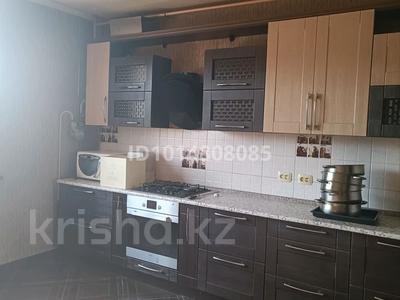 1-комнатная квартира · 52 м² · 2/10 этаж, мкр Акбулак, Чуланова за 250 000 ₸ в Алматы, Алатауский р-н