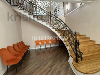 Жеке үй · 4 бөлме · 500 м², Каратальская 148 — Нурсултан Назарбаев, бағасы: 70 000 ₸ в Талдыкоргане