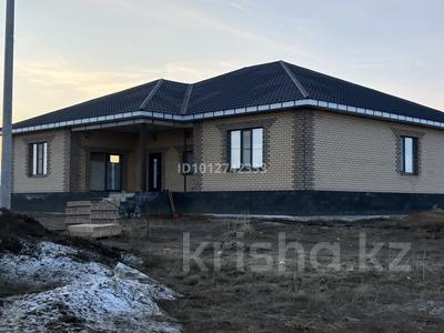Жеке үй · 6 бөлме · 280 м² · 10 жүзд., Акшат 3 695, бағасы: 40 млн ₸ в Актобе, жилой массив Акшат