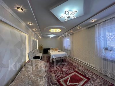 Отдельный дом · 5 комнат · 250 м² · 10 сот., мкр Юго-Восток — Кунгей // Тлеугабылова за 41 млн 〒 в Караганде, Казыбек би р-н