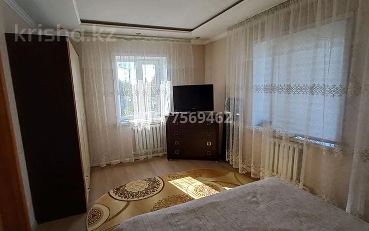 Отдельный дом • 5 комнат • 200 м² • 4 сот., Рахимова за 52 млн 〒 в Петропавловске — фото 2