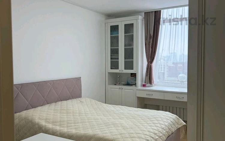 4-комнатная квартира · 145 м² · 12/20 этаж, Кабанбай батыра 43В за 800 000 ₸ в Астане, Есильский р-н — фото 2