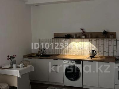1-бөлмелі пәтер · 52 м² · 1/10 қабат, 19-ш/а., 20мкр 26 — Отырар сити, бағасы: 13 000 ₸ в Актау, 19-й мкр
