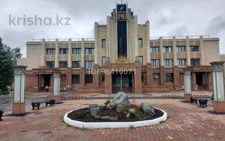 Офисы, салоны красоты, кабинеты и рабочие места · 50 м² за 200 000 〒 в Астане, р-н Байконур — фото 2